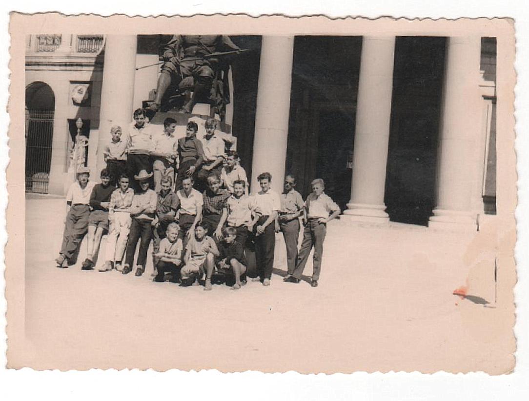 1959 - Madrid, devant le mus+®e du Prado