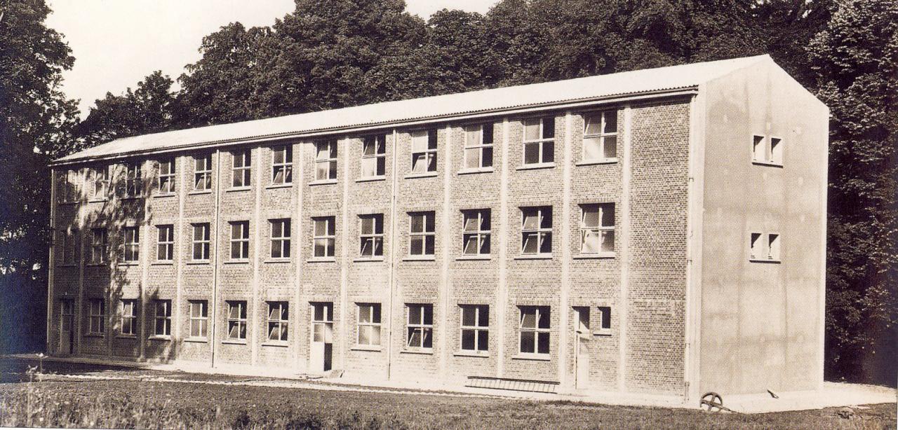 budynek internatu r  1954