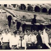 Rome-Mai 1966, dans le Colisée   (p)