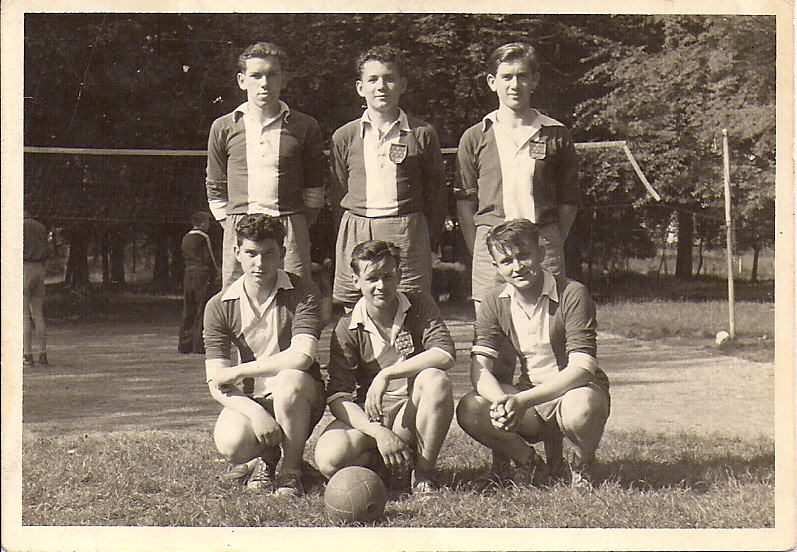 Equipe de volley ball année 1954 ou 1955  (Photo Glowacz)