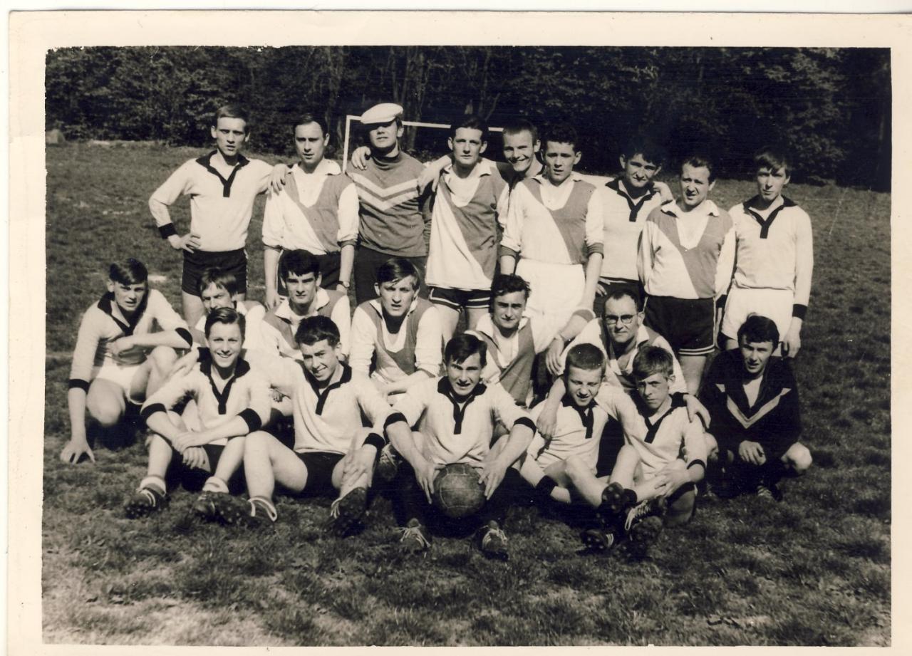 1° mai 1966, match foot- élèves vs anciens (photo C.Lukasiewicz)